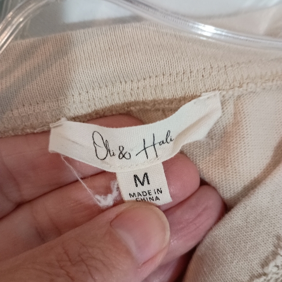 Oli & Hali Lace Detail Pullover Crop Top - Picture 8 of 10